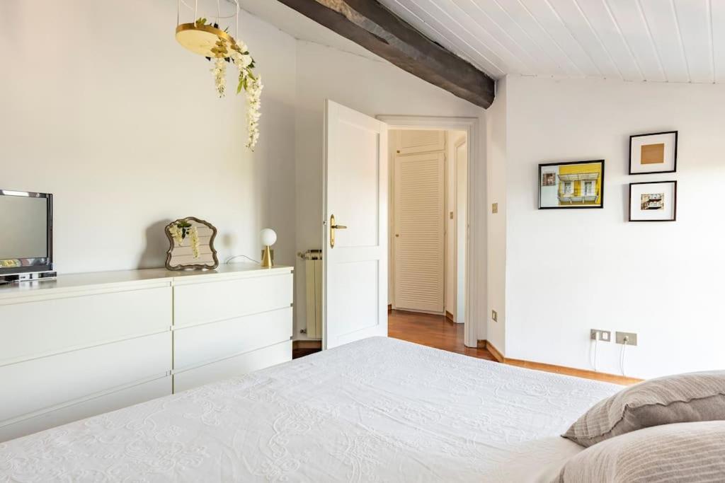 Lovely One-Bedroom Attic In An Ancient Village Μπολόνια Εξωτερικό φωτογραφία